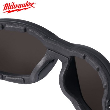 Очки защитные Milwaukee Premium затемненные арт. 4932471886  - Форвард-Строй, тел. +7 (495) 208-00-68
